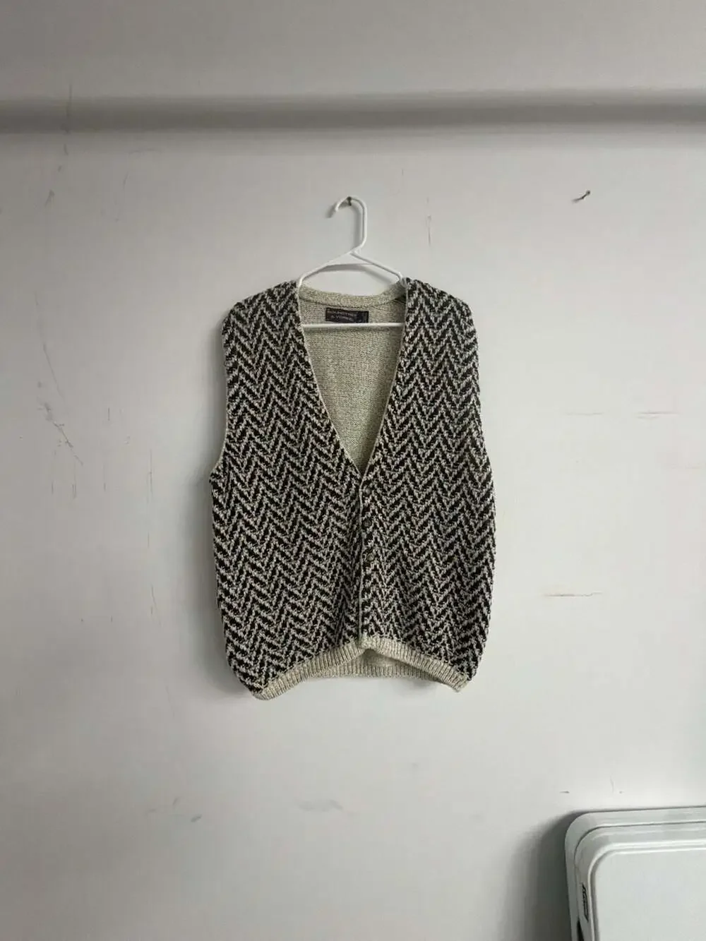 Roundtree & Yorke Men's 100% Cotton Herringbone Knit Button-Front Sweater Vest